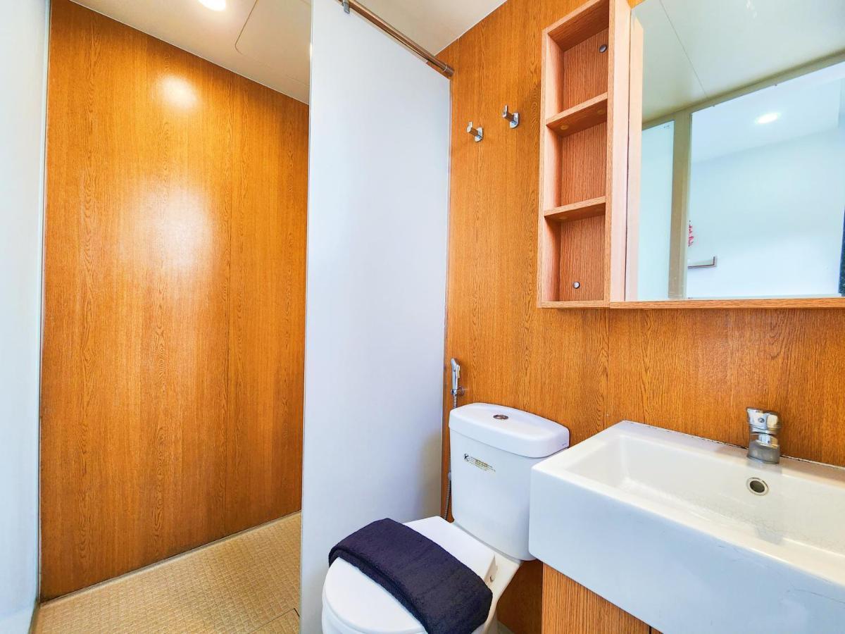 Klia Lili Residensi 5 Plus 2 Pax With Splendid Pool Nilai Exterior photo