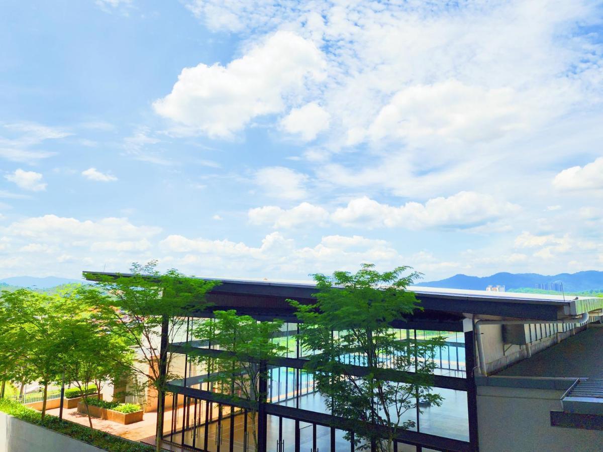 Klia Lili Residensi 5 Plus 2 Pax With Splendid Pool Nilai Exterior photo